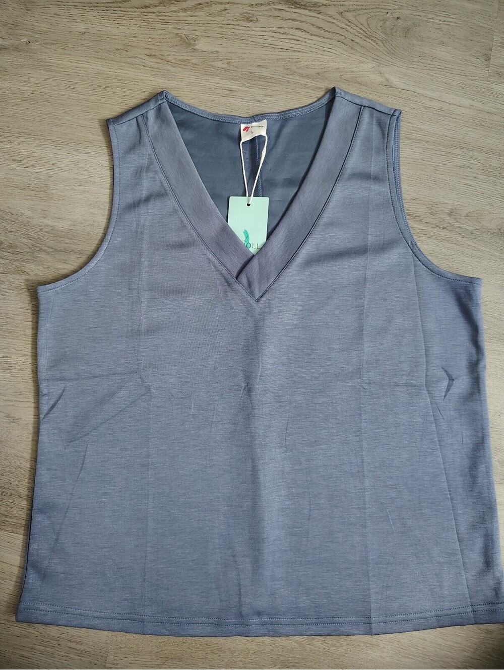 NWT! Wiholl tank. Size large